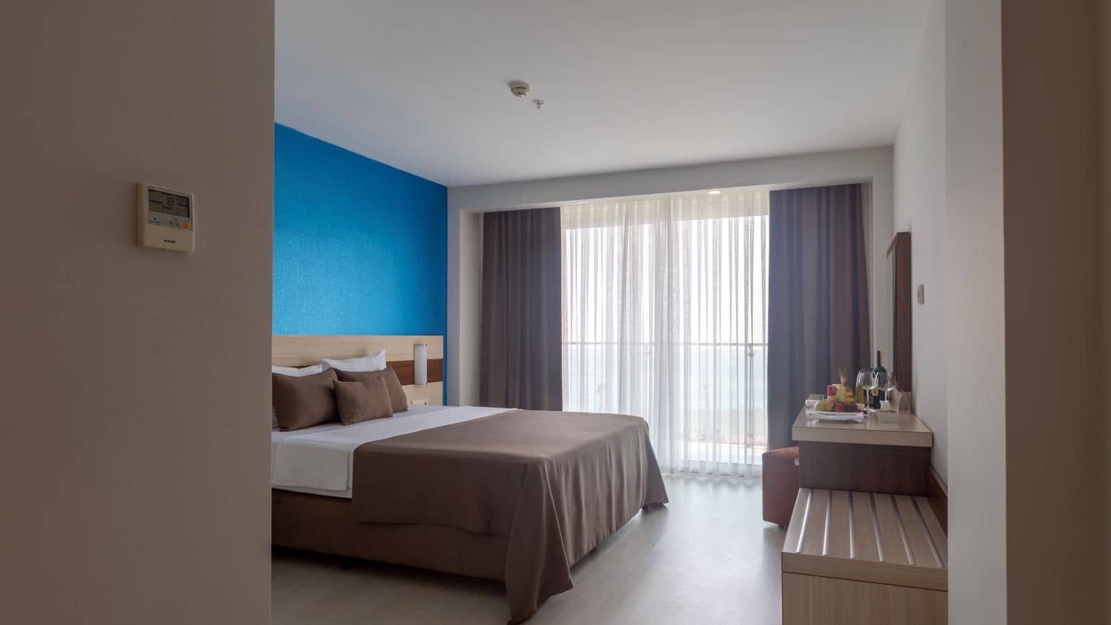 rooms-standart-french-kara-manzarali-oda