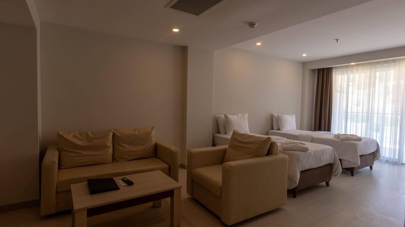 rooms-junior-suit-zemin-kat-oda