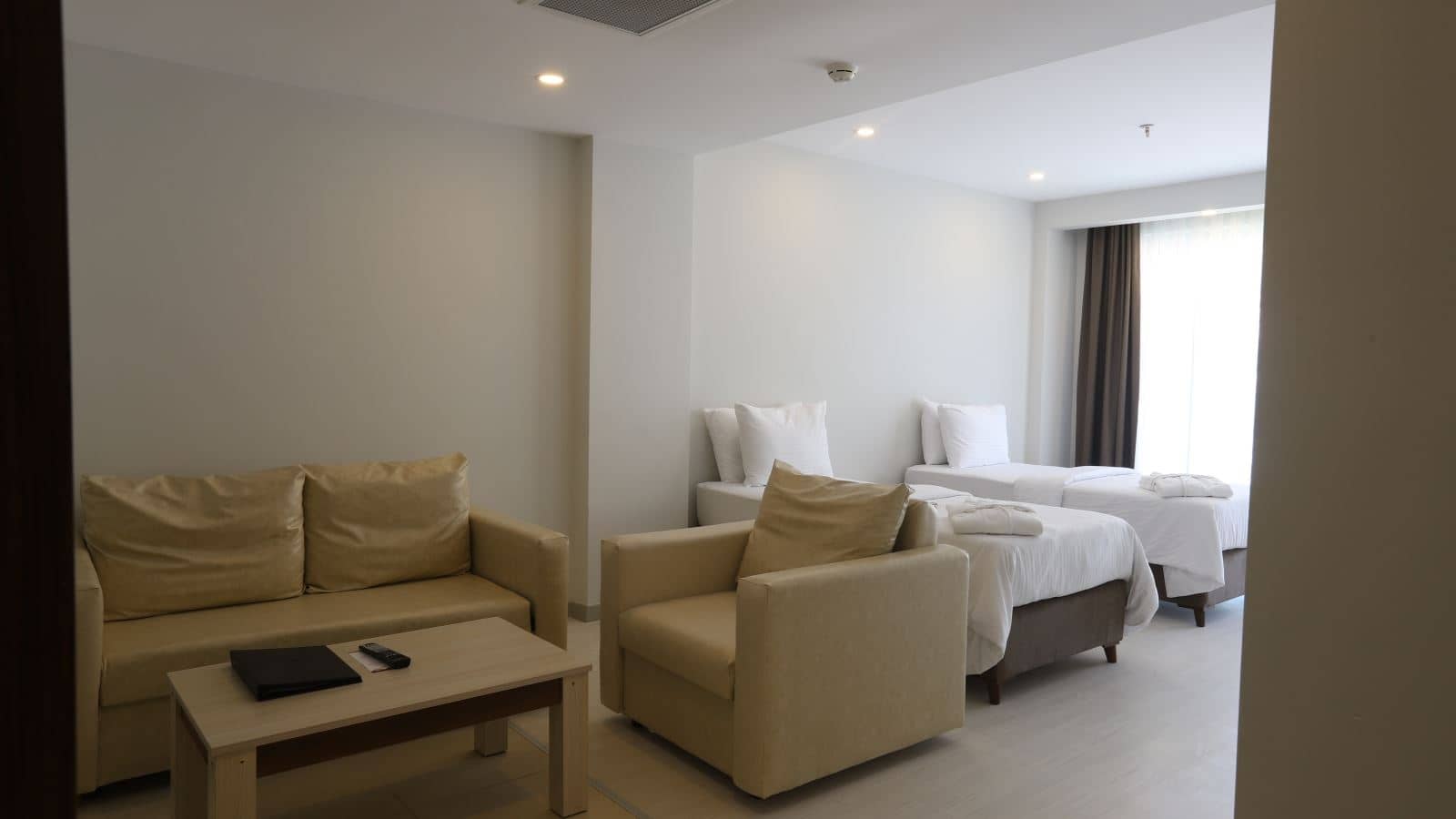 rooms-junior-suit-zemin-kat-oda