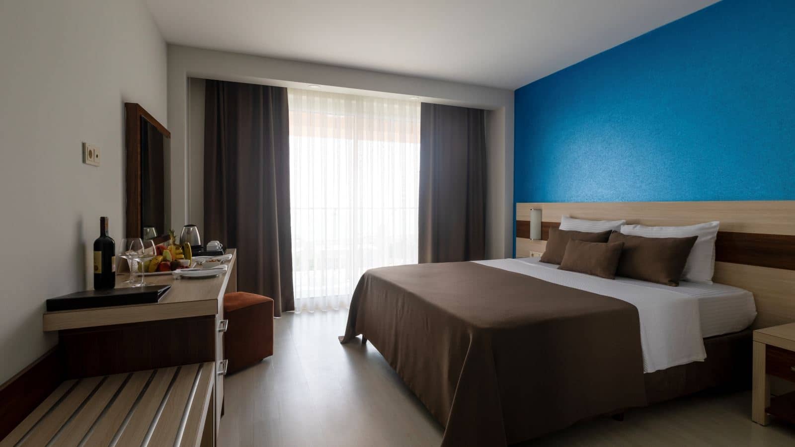 rooms-junior-suit-deniz-manzarali-oda