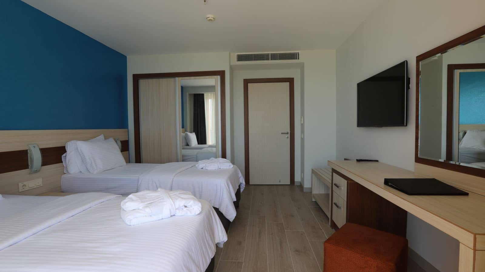 rooms-excutive-suit-zemin
