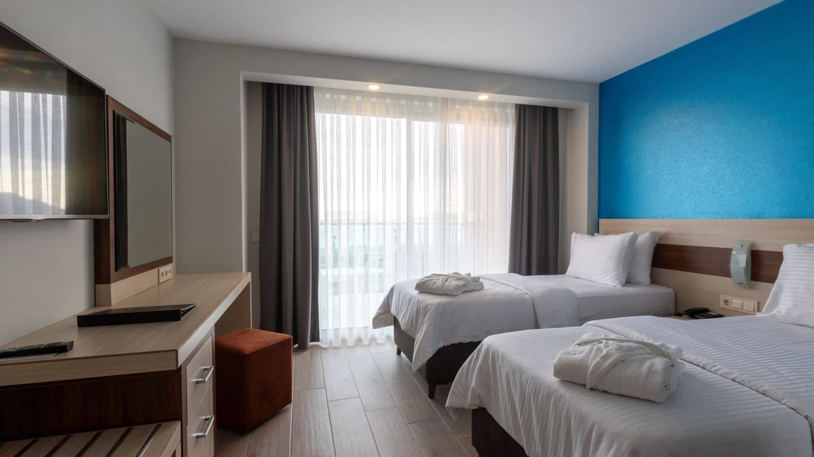 rooms-excutive-suit-deniz