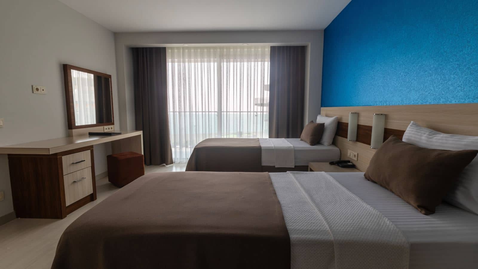 rooms-excutive-suit-deniz
