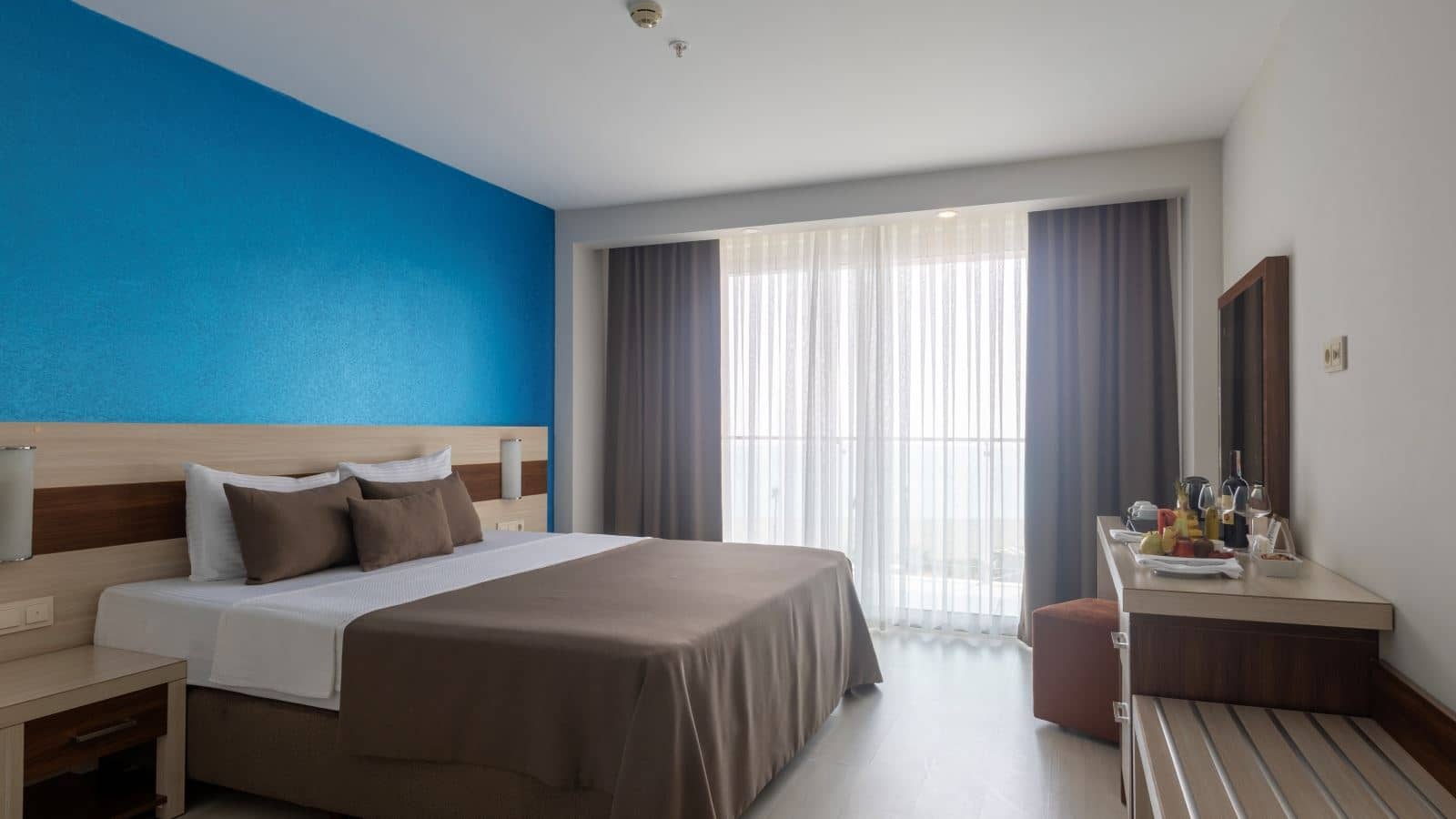 rooms-excutive-suit-deniz