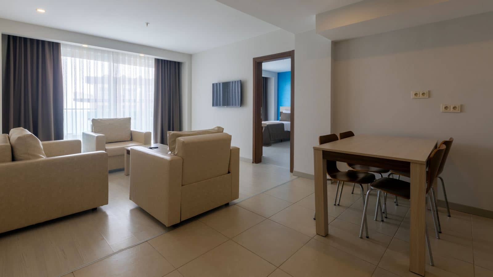 rooms-excutive-suit-deniz
