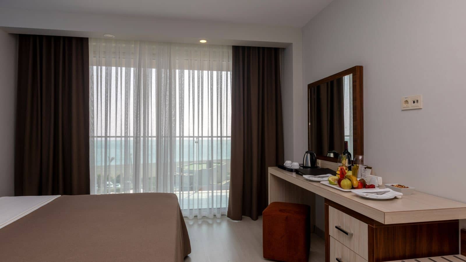 rooms-excutive-suit-deniz