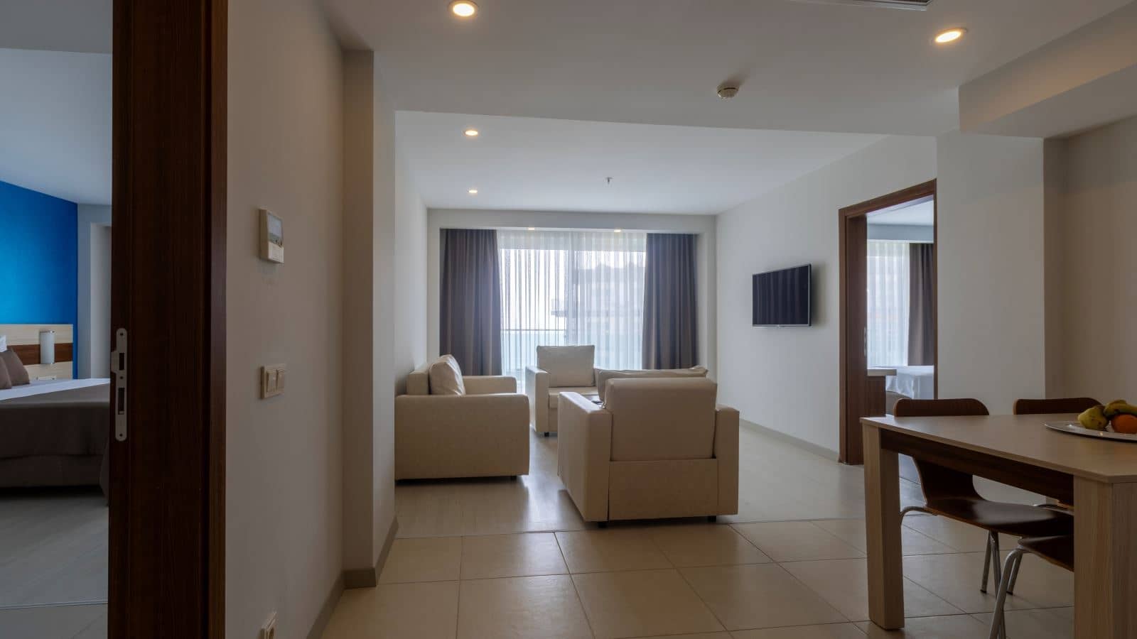 rooms-excutive-suit-deniz