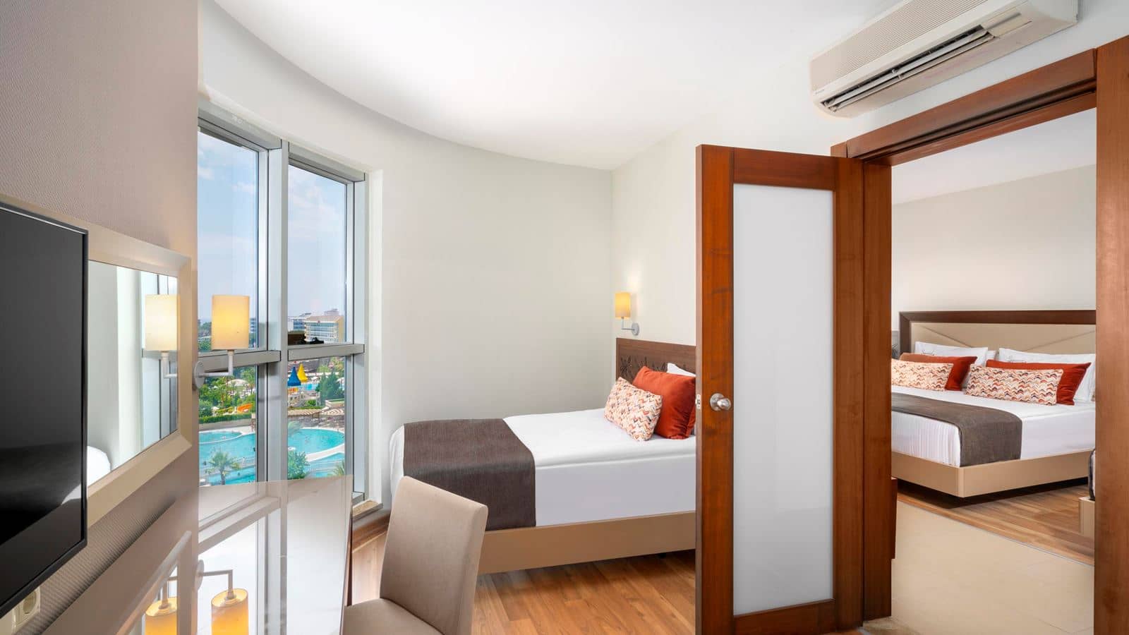 rooms-family-room-land-view