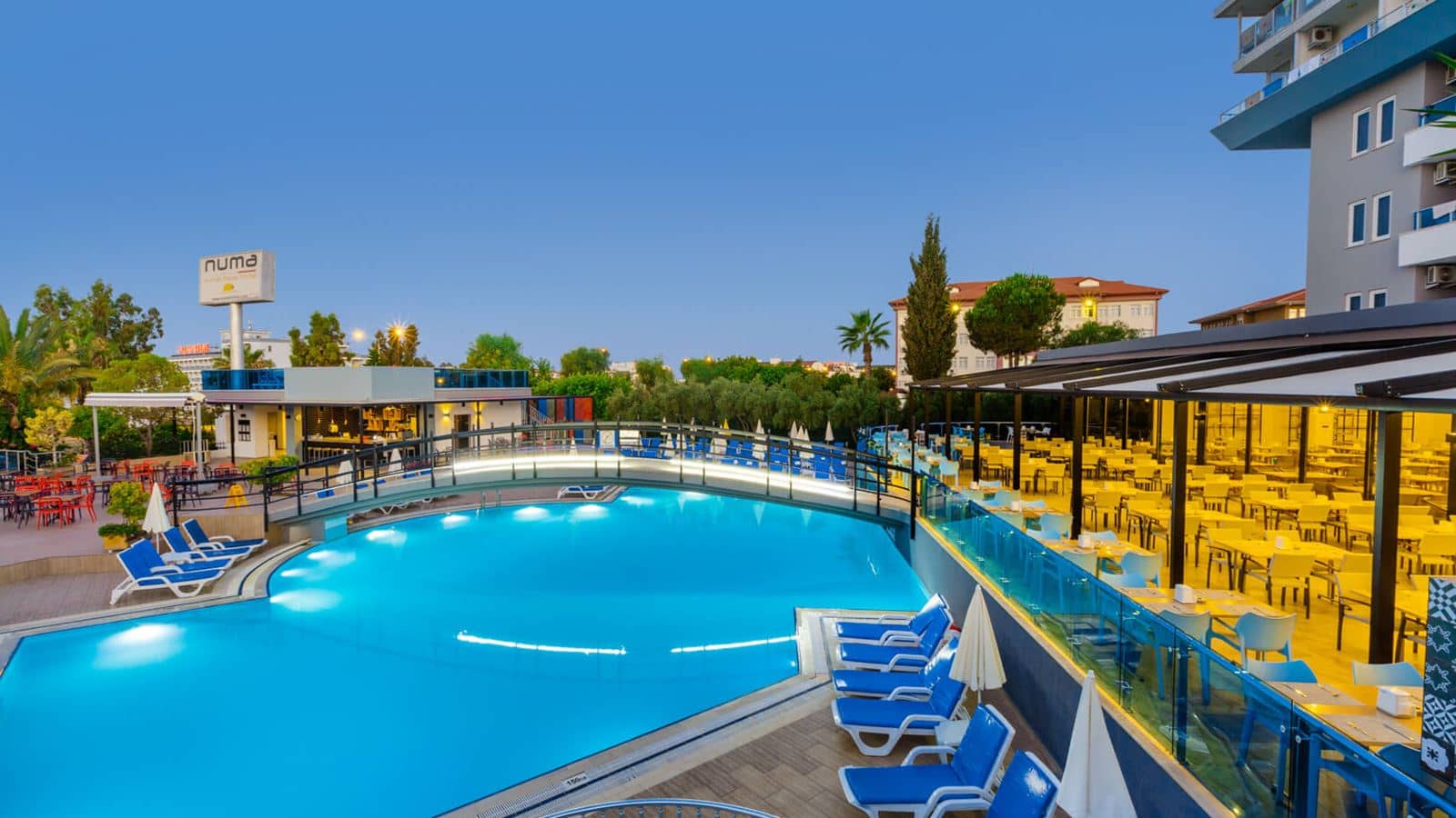 pools-outdoor-pool