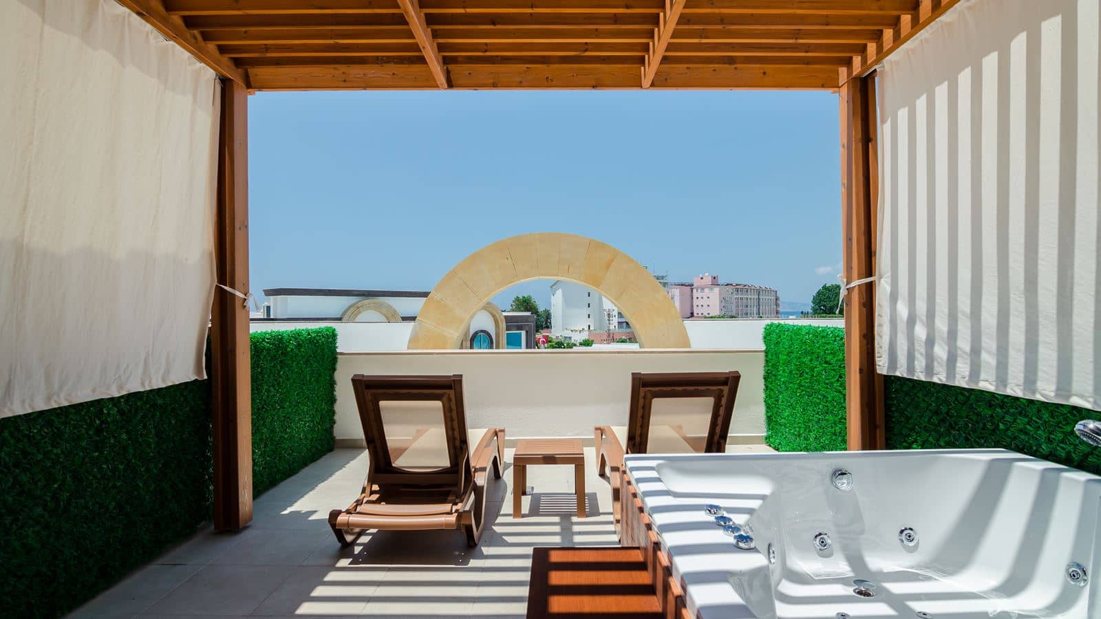 rooms-deluxe-room