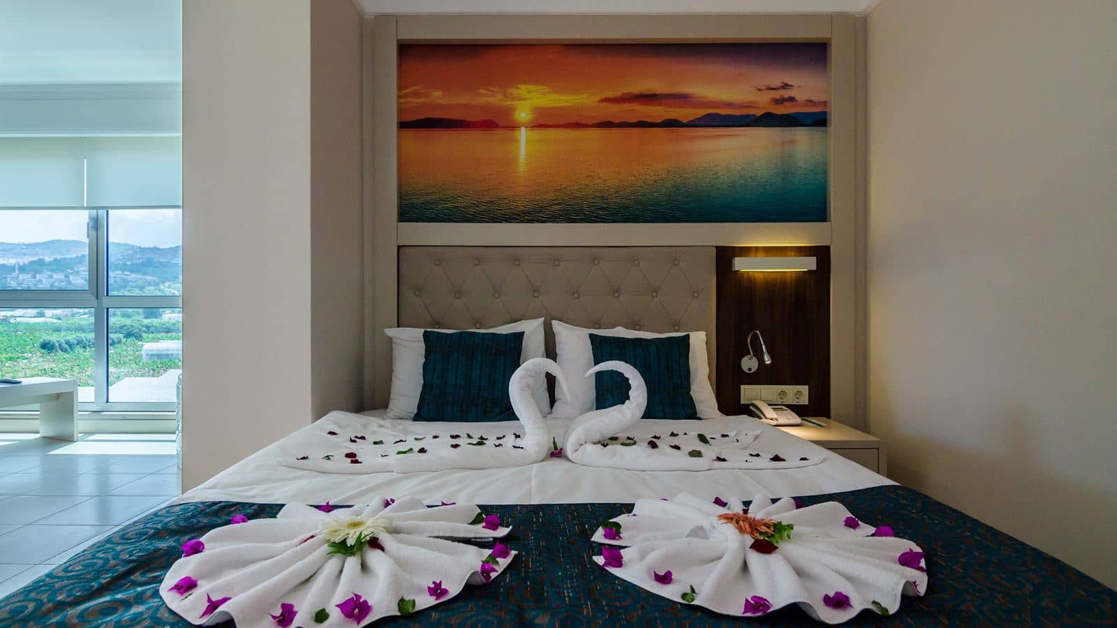 rooms-family-room-land-view-2-bedrooms