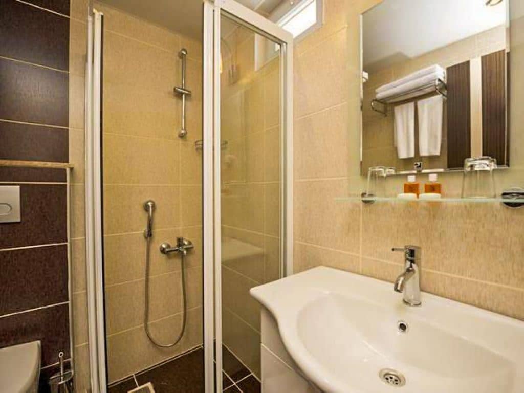 rooms-standard-room