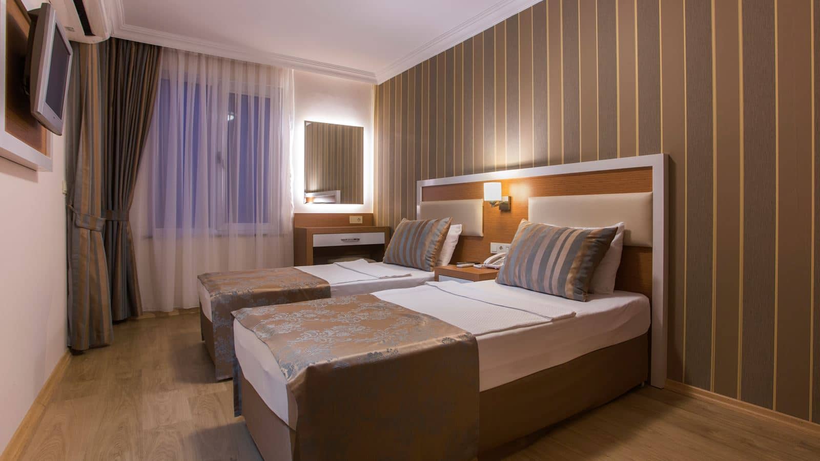 rooms-family-room