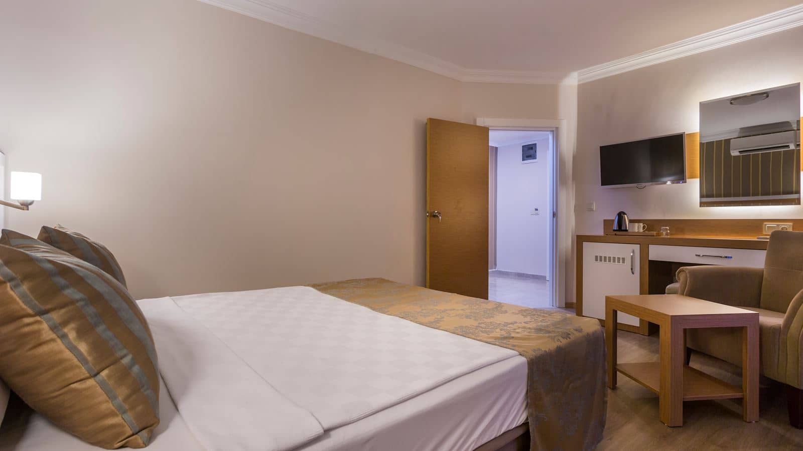 rooms-family-room