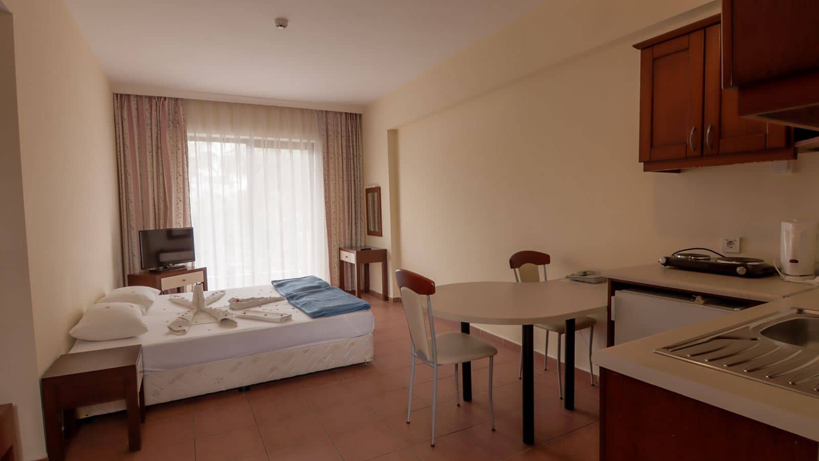 rooms-studio-apartment-room