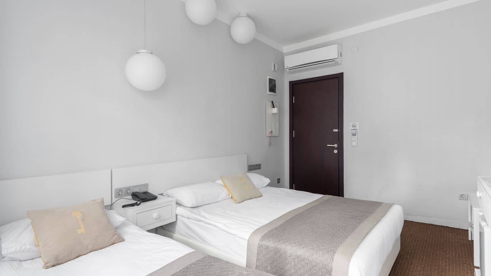 rooms-economy-room-with-balcony