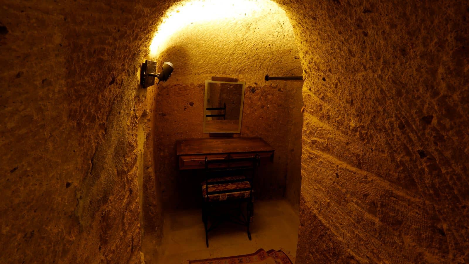 rooms-deluxe-room
