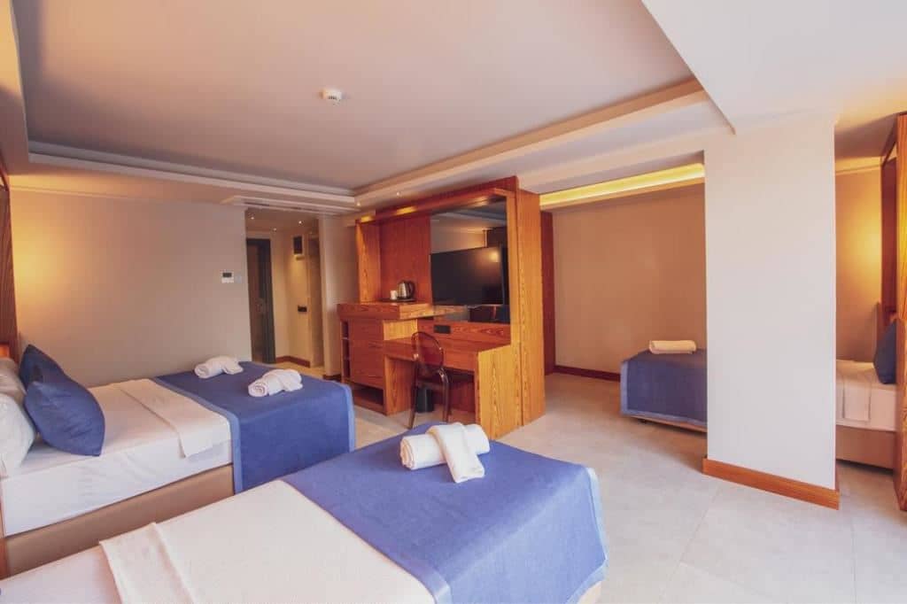 rooms-private-pool-rooms