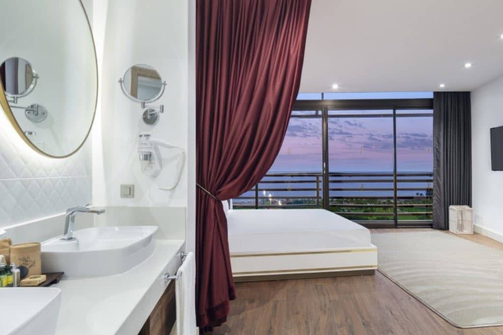 rooms-king-suite