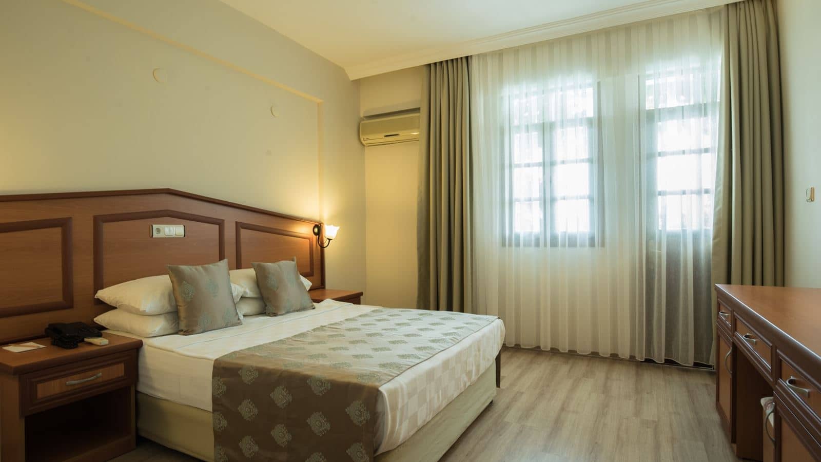 rooms-standard-room