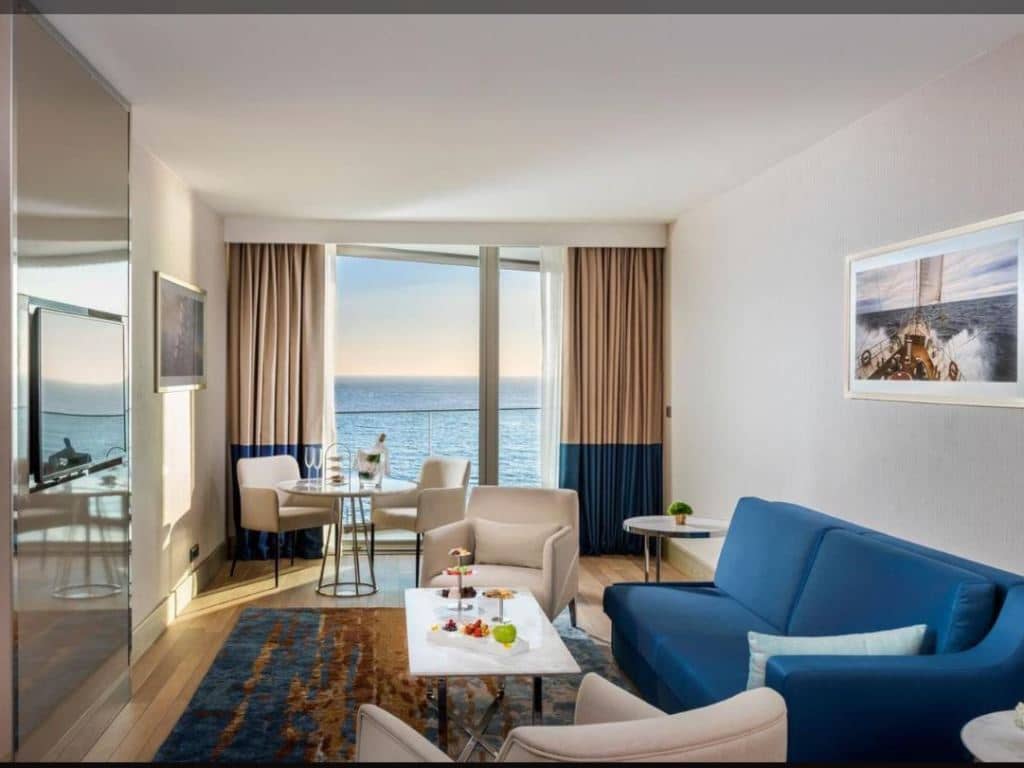 rooms-junior-suite-club-lounch