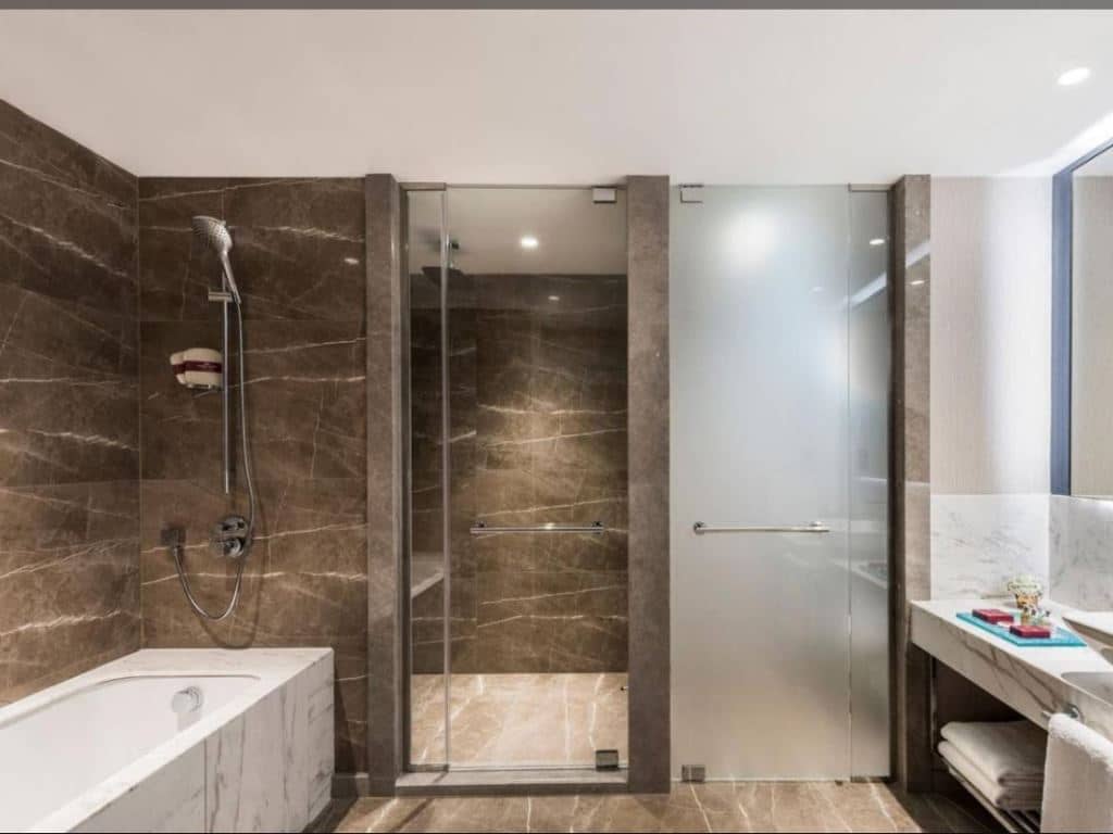rooms-diplomat-suite-club-lounch