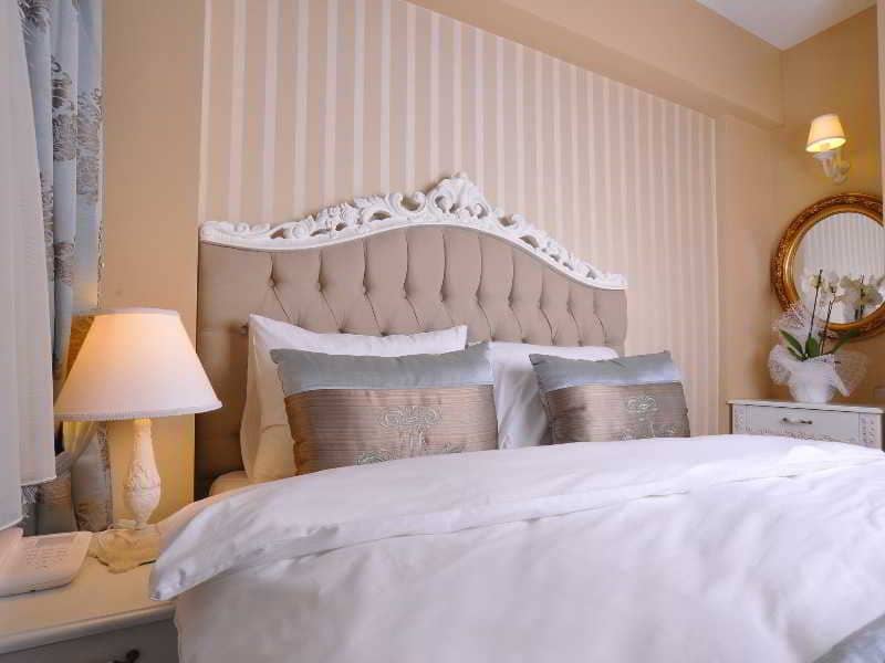 rooms-family-room-standard