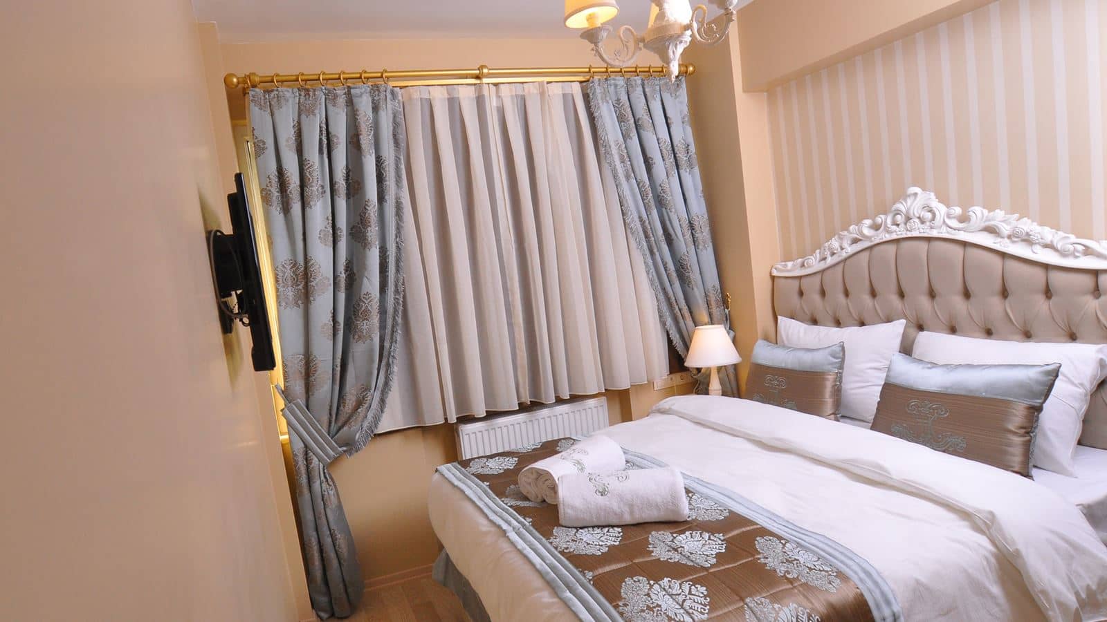 rooms-family-room-standard