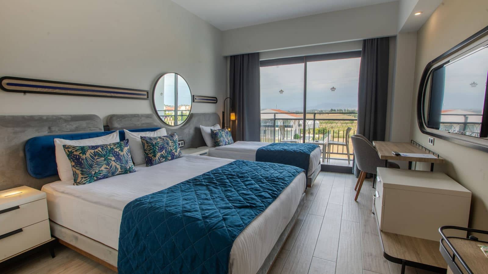 rooms-standard-room-land-view