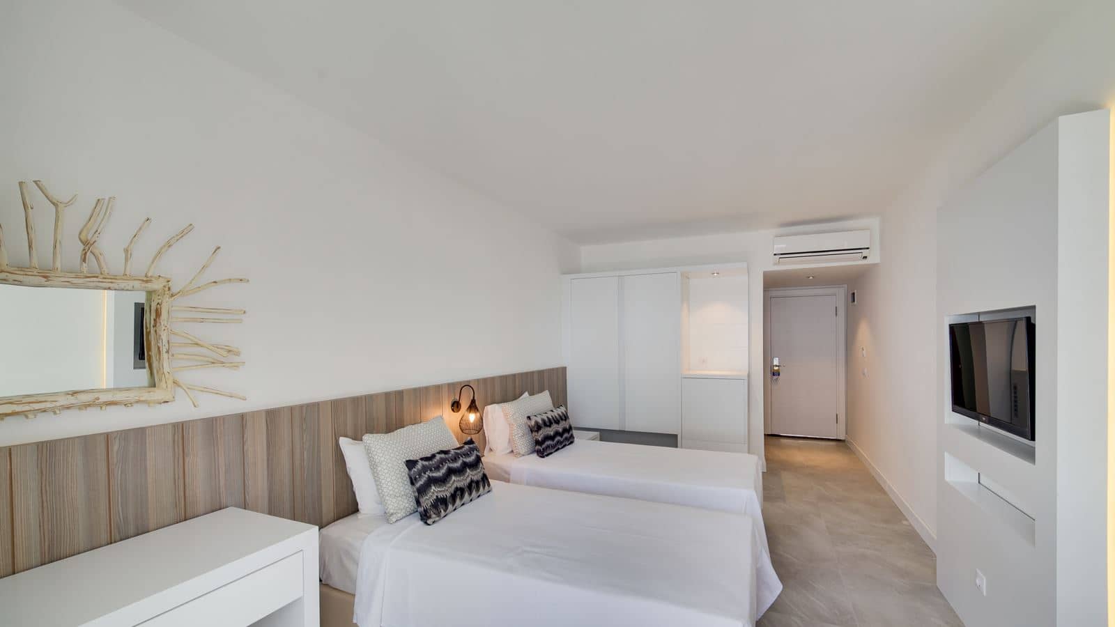 rooms-standart-room-land-view
