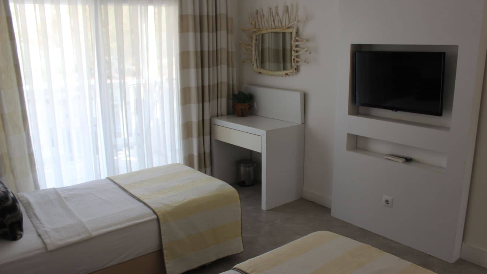 rooms-standart-room-land-view