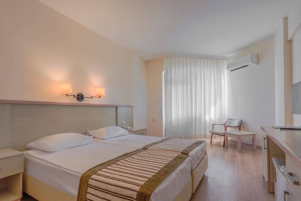 rooms-standard-room
