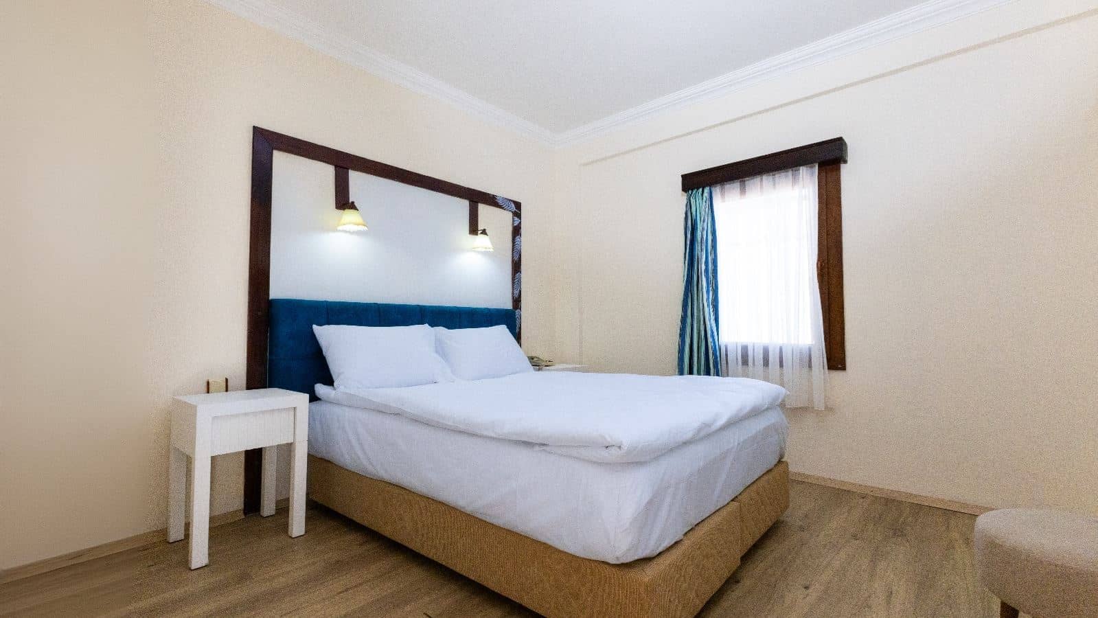 rooms-standard-room