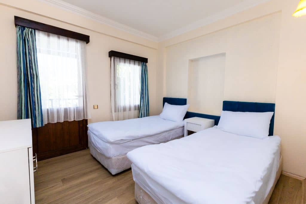 rooms-standard-room