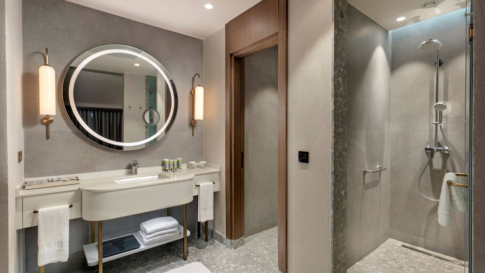 rooms-family-roof-suite-with-jacuzzi
