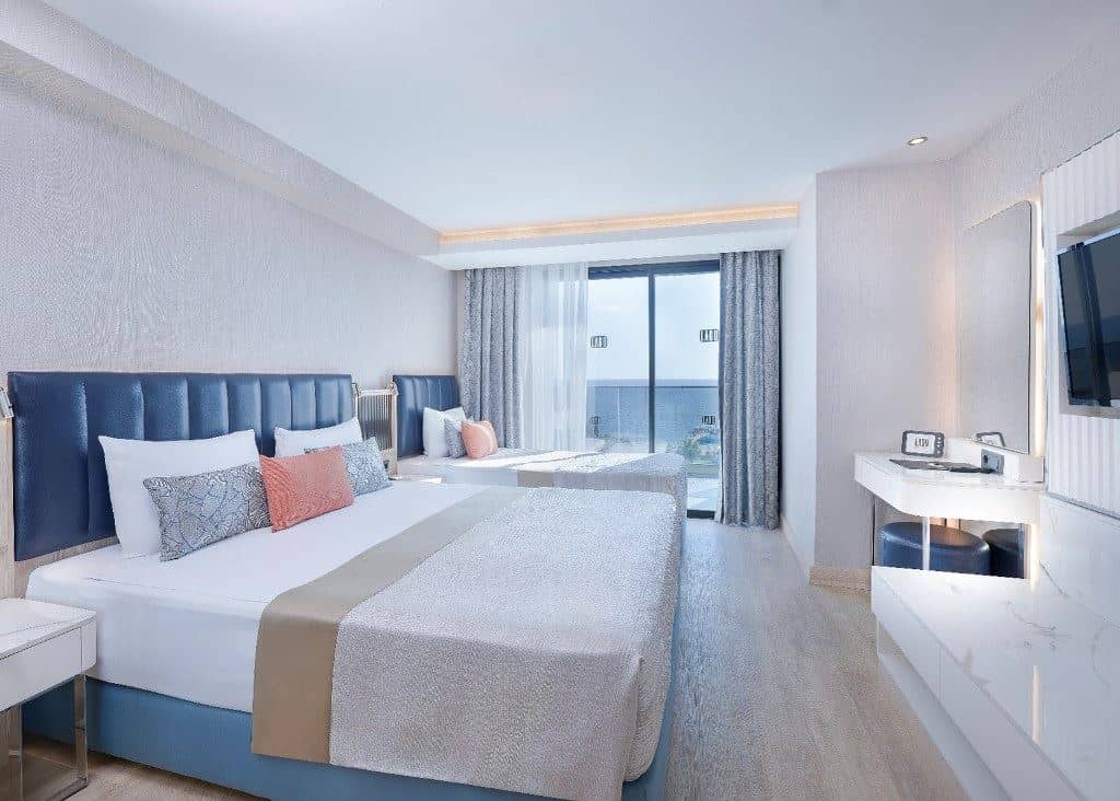 rooms-dublex-family-land-view-room