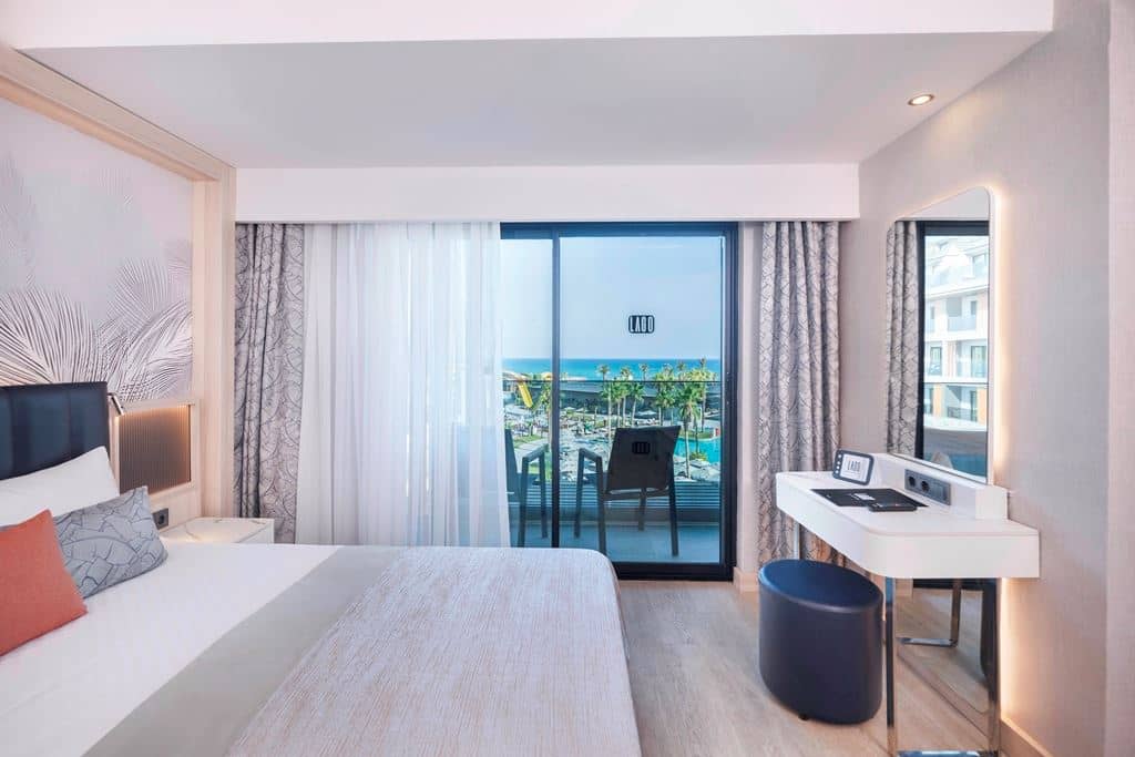rooms-superior-land-view