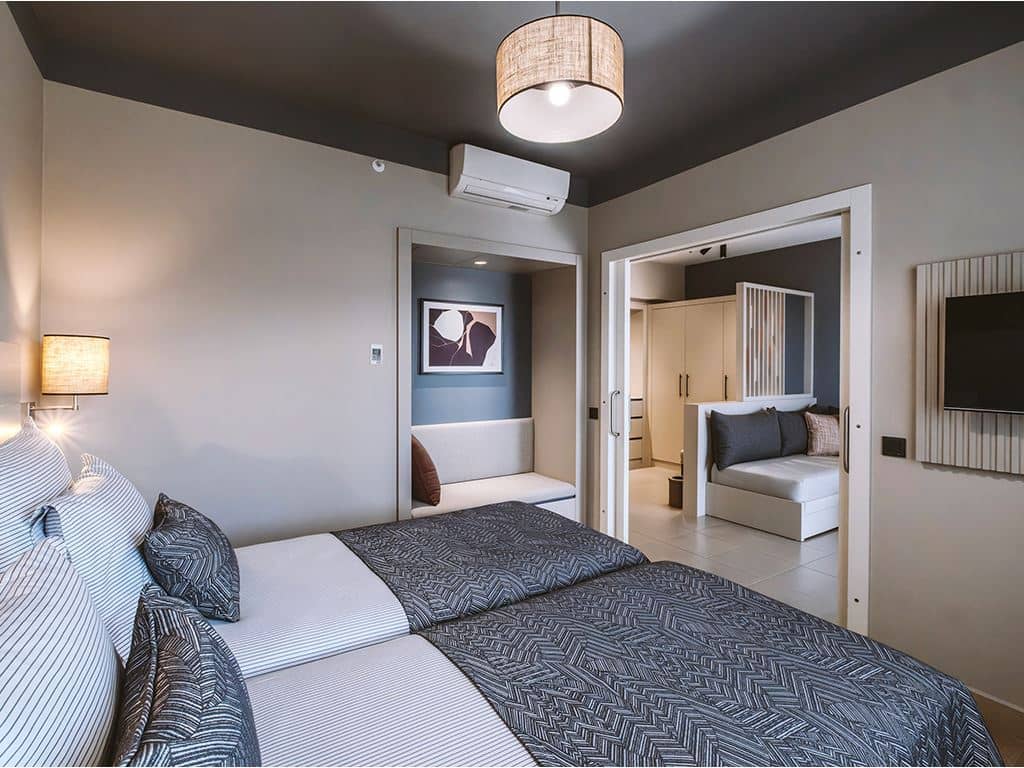 rooms-deluxe-suite-sea-view