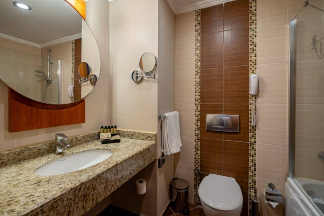 rooms-family-room