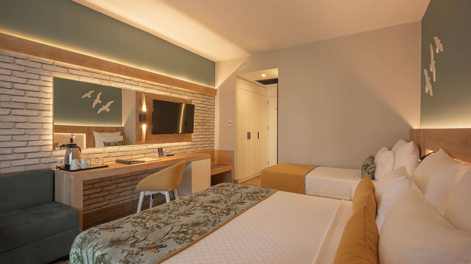 rooms-superior-room