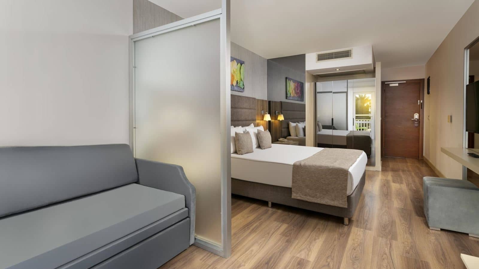 rooms-hotel-standard-room-pool-view-with-balcony-or-terrace