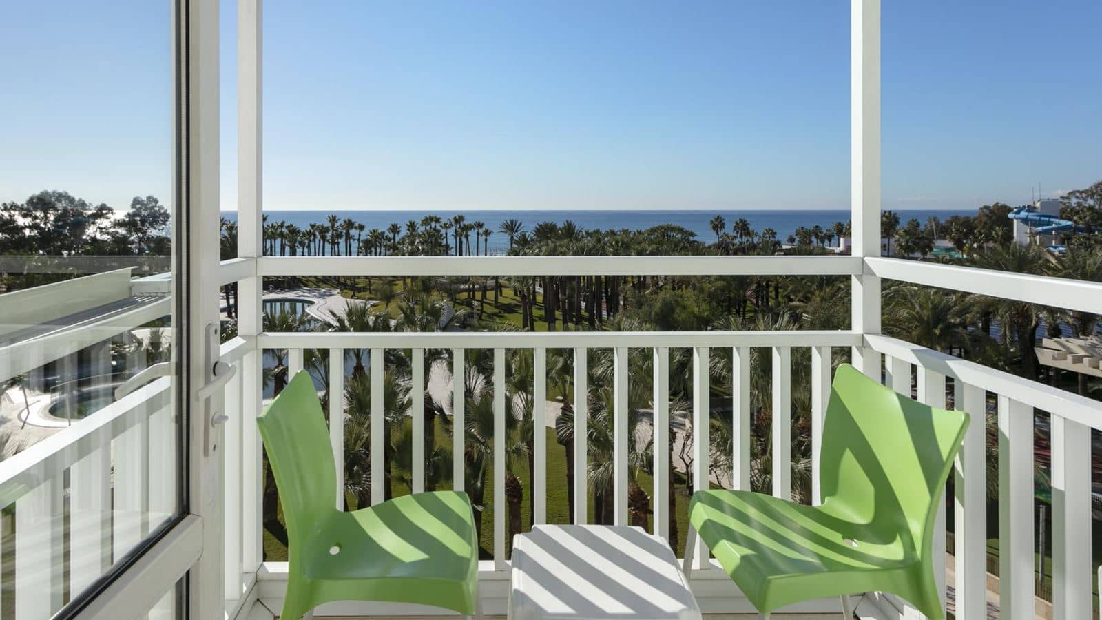 rooms-hotel-standard-room-sea-view-with-balcony