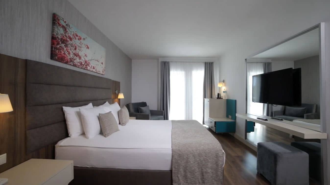 rooms-bungalow-standard-room-sea-view-with-balcony
