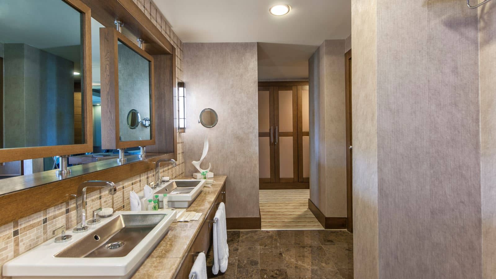 rooms-hilton-suite-sea-view