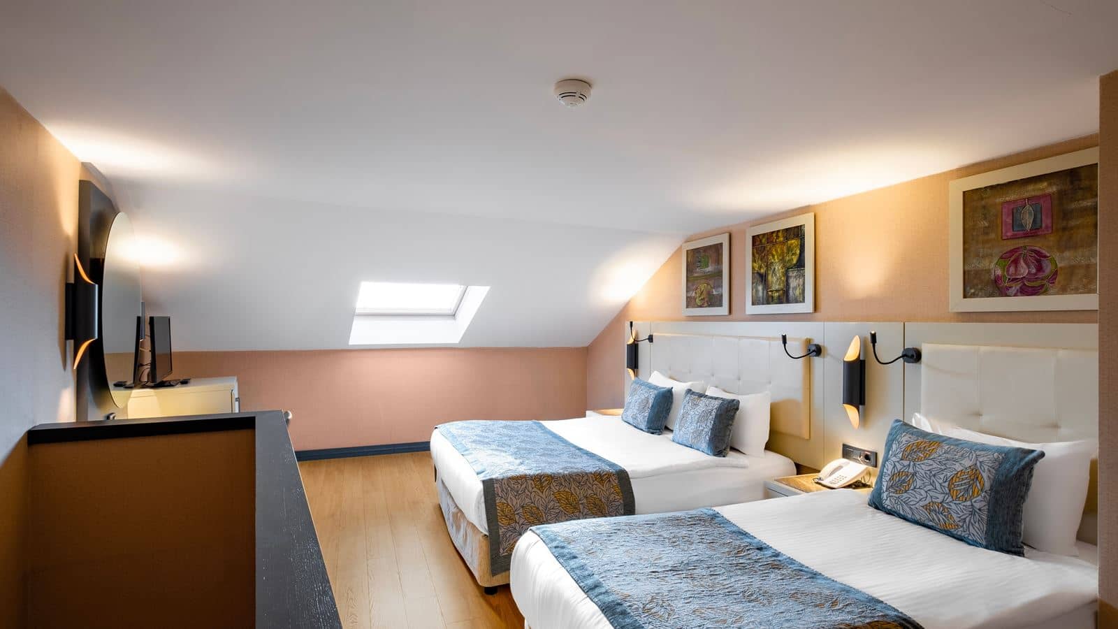rooms-long-beach-roh
