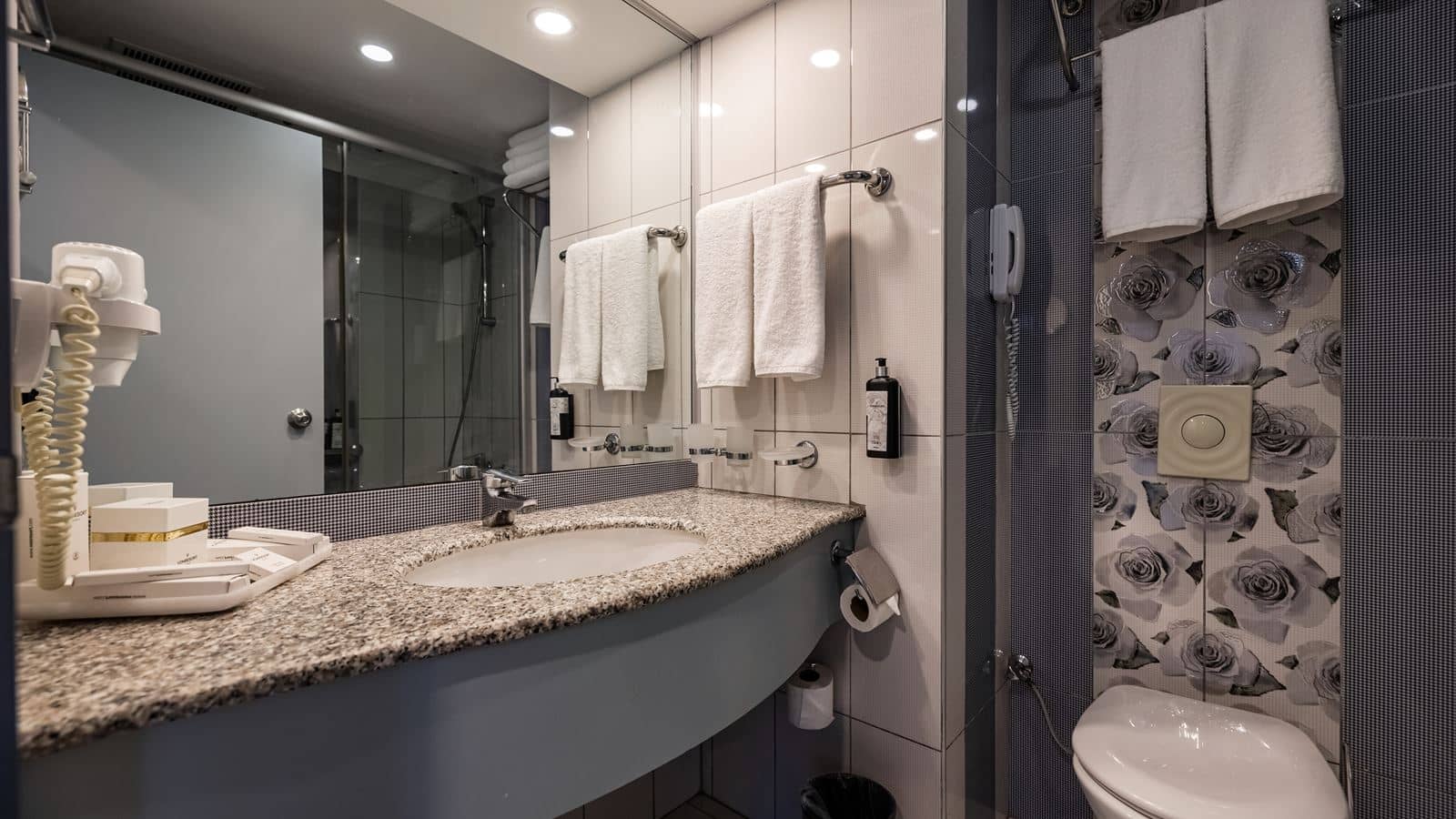 rooms-suite-room