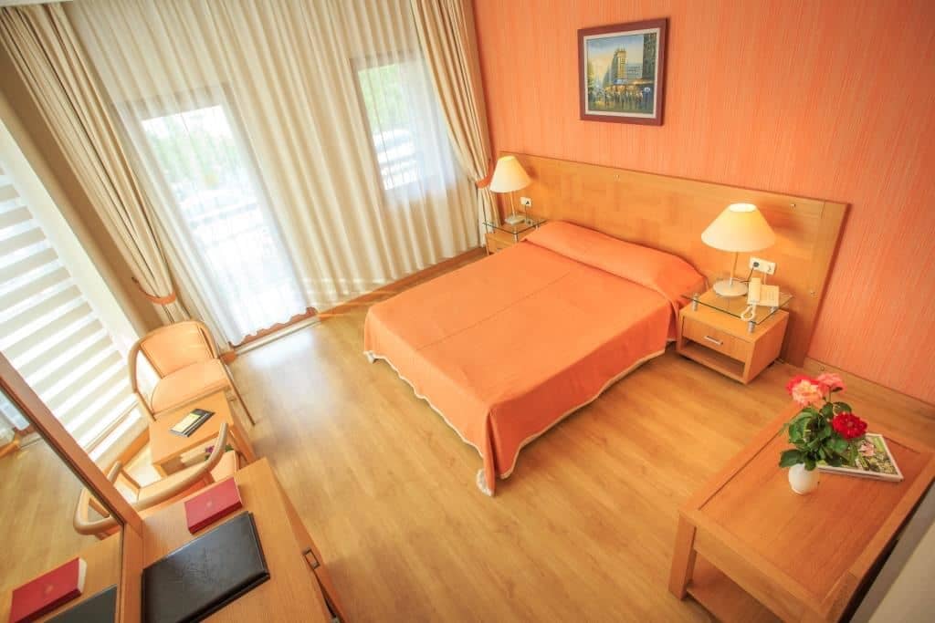 rooms-standard-room