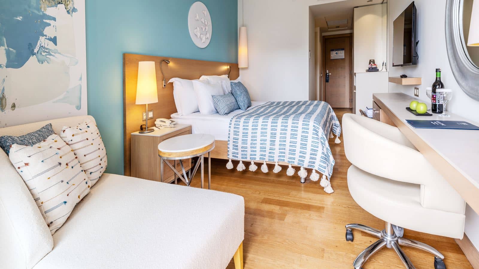 rooms-swim-up-room