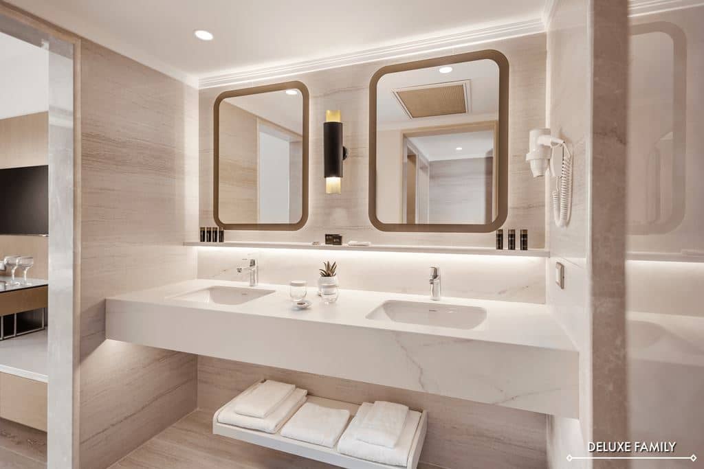 rooms-deluxe-family-land-view