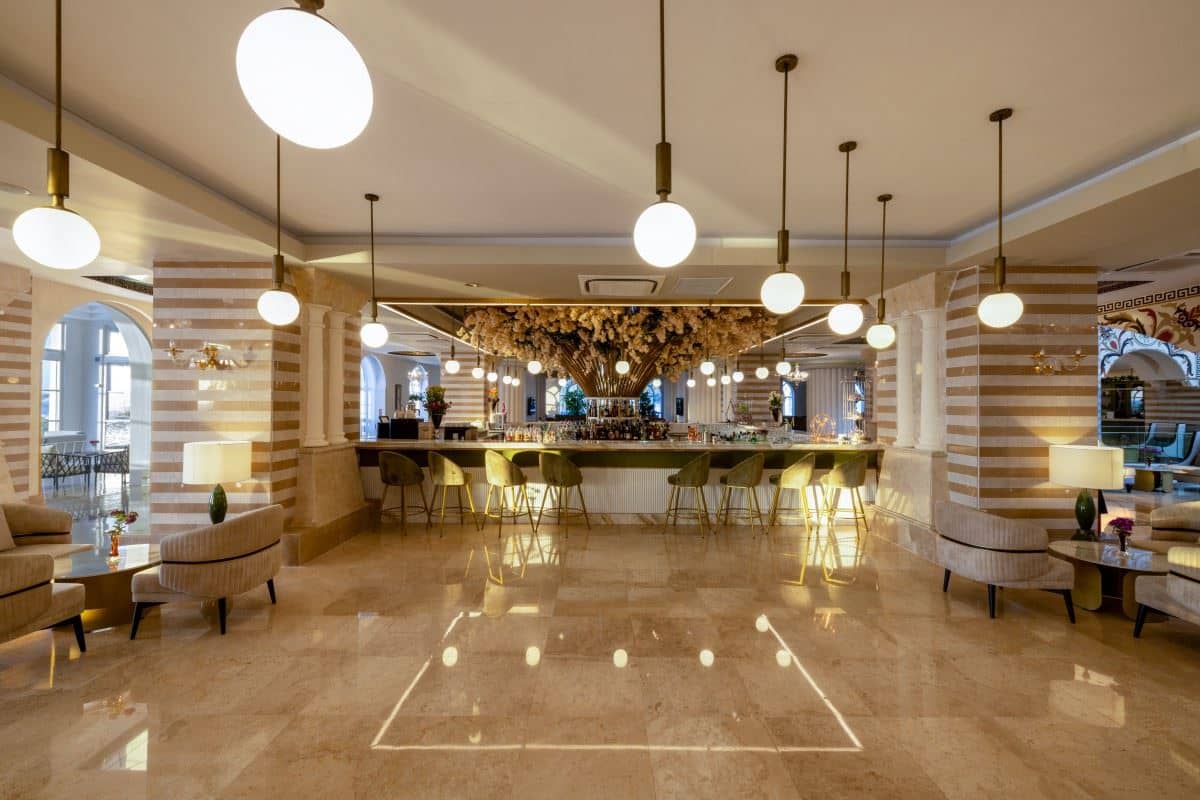 bars-excel-lobby-bar